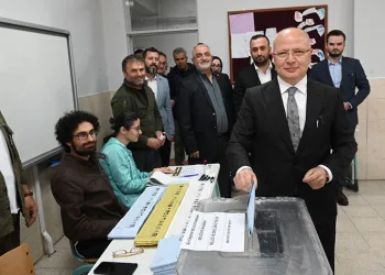 Davut Gürkan ve Efkan Ala oyunu kullandı