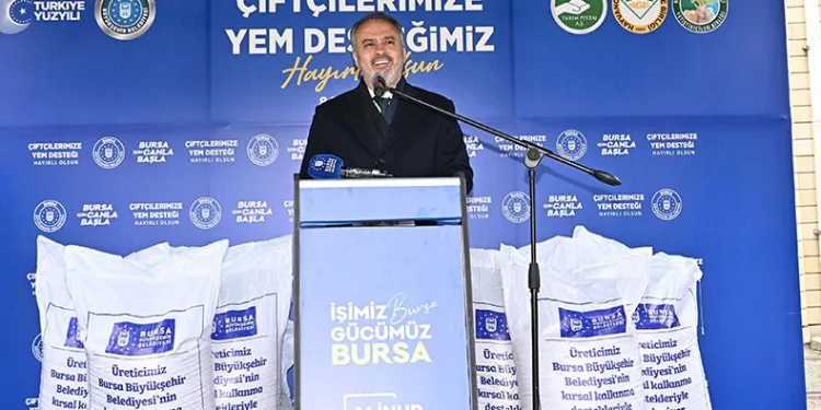Büyükşehir’den besiciye yem desteği