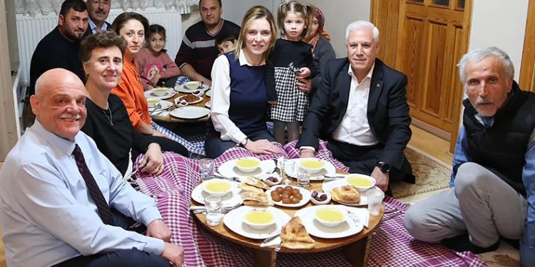 Bozbey, iftar sofrasına konuk oldu