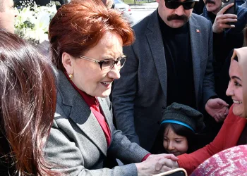 Meral Akşener’den esnaf ziyareti