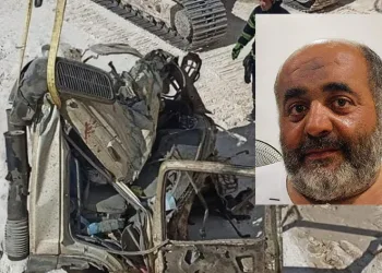 Uçurma yuvarlanan kamyonun sürücüsü öldü