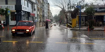 Aydın’da sağanak yağış etkili oluyor
