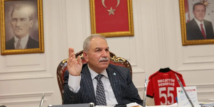 Başkan Demirtaş’tan “Büyüklerimiz Bize Yük Değilsiniz” uygulaması