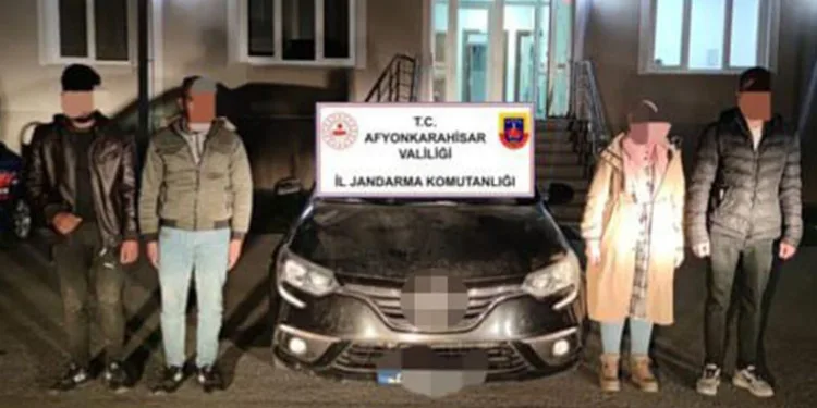 Afyonkarahisar’da 3 düzensiz göçmen yakalandı
