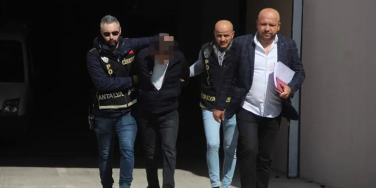 Siyasi parti broşürü kavgasında tek kurşunla can verdi