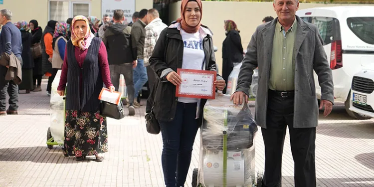 Kadın çiftçilere ‘süt sağım makinesi’ desteği