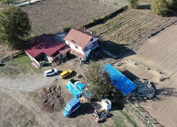 Şehir hayatını bırakıp köye yerleşti