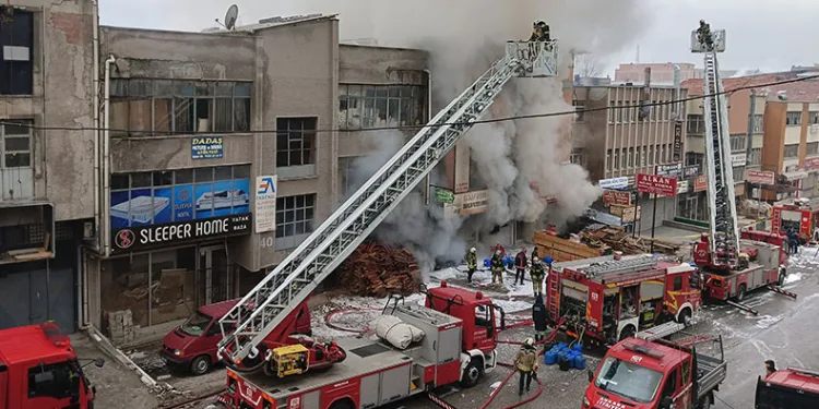 Başkentteki imalathane yangını kontrol altına alındı