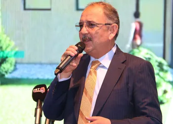 Bakan Özhaseki: “Kentsel dönüşüm şart”
