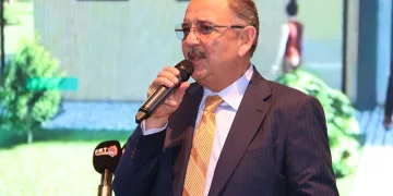 Bakan Özhaseki: “Kentsel dönüşüm şart”