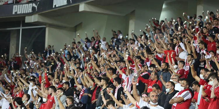 Sivasspor taraftarlarından maç saatine tepki