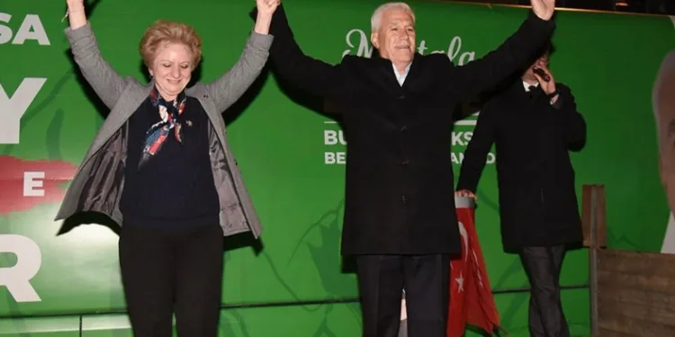 Bozbey Karacabey’den seslendi: “İşinin ehli geliyor!”