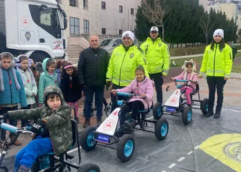Mobil Trafik Eğitim Tırını son durağı Uşak oldu