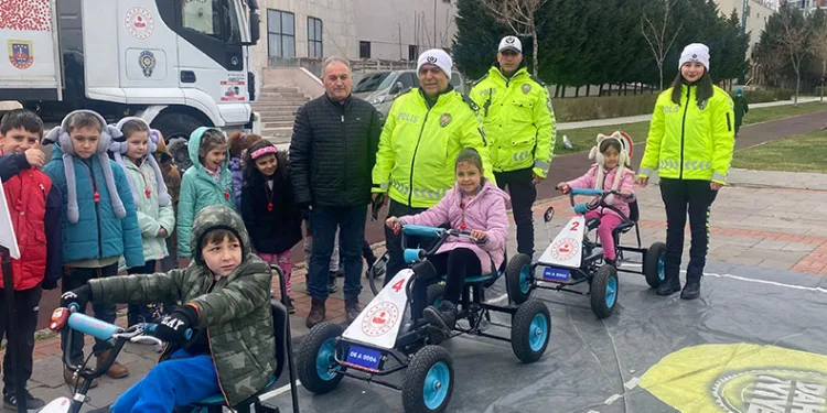 Mobil Trafik Eğitim Tırını son durağı Uşak oldu