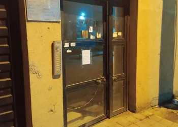 Kapının açık bırakılmasına yazılı tepki