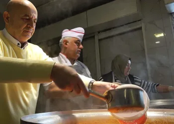 34 yıldır vasiyet üzerine iftar yemeği dağıtıyorlar