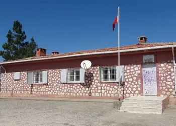 Köyün tek muhtar adayı oldu