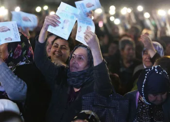 “Cumhuriyete olan borcumu ödemek için adayım”