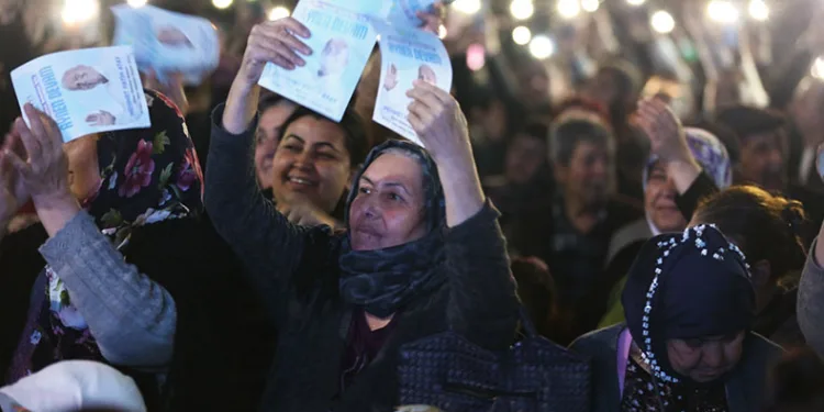 “Cumhuriyete olan borcumu ödemek için adayım”