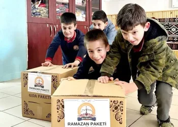 Öğrenciler ihtiyaç sahipleri için Ramazan kolileri hazırladılar