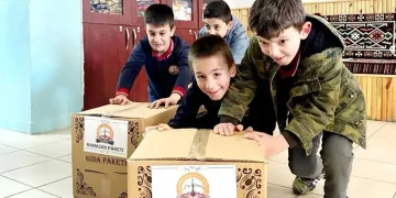 Öğrenciler ihtiyaç sahipleri için Ramazan kolileri hazırladılar