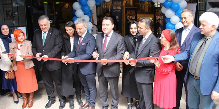 Açılışa 20 kişi katıldı