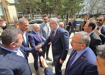 “Borçlu 5 belediyenin 5’i de CHP belediyesi”