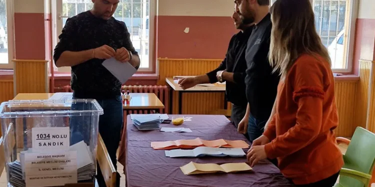 Çorum’da oy sayım işlemine başlanıldı