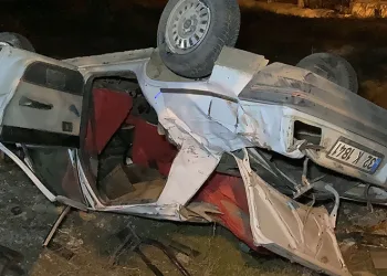 Alkollü sürücünün kullandığı otomobil şarampole devrildi