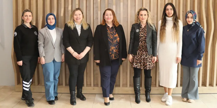 Bursateknopark kadınlarla gücüne güç katıyor