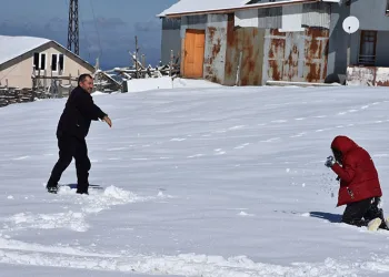 Yüksek kesimlerde kış, şehir merkezinde bahar yaşanıyor