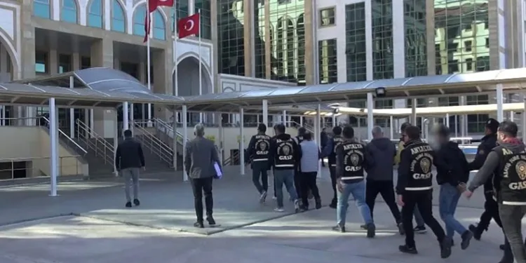 Antalya’da aranan 218 şüpheli tutuklandı