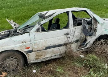 Hurdaya dönen araçtan sağ çıktı
