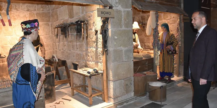 Niğde Kent Müzesi kapılarını ziyaretçilere açıyor