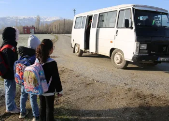 Krediyle aldığı aracı servise dönüştürdü
