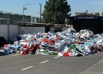 ‘Siyasi parti afişi’ kirliliğine Seçim Kurulu son verdi