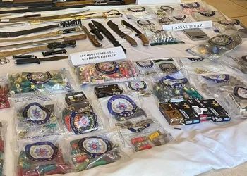 “Mahzen-3” operasyonunda şüphelilerin evinden cephanelik çıktı