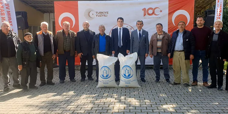 Çiftçilere yağlık aspir tohumu dağıtıldı