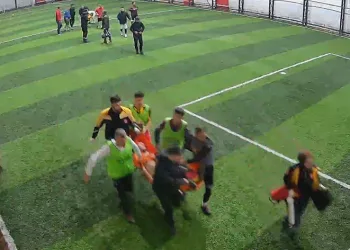 Ölüm halı sahada yakaladı