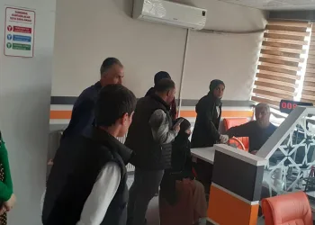 Seçmenler soluğu nüfus müdürlüklerinde aldı