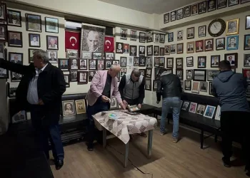 Köydeki vefa sayesinde ilk defa babasını gördü