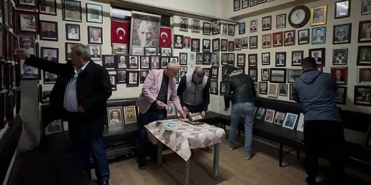 Köydeki vefa sayesinde ilk defa babasını gördü