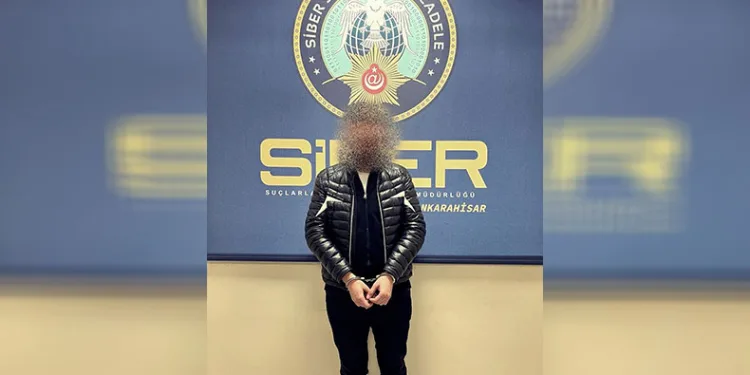 Kendisi gibi öğrenci olan arkadaşını dolandırdı
