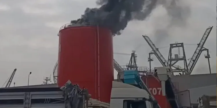 Safiport limanında patlama