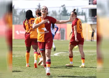 Galatasaray son nefeste güldü