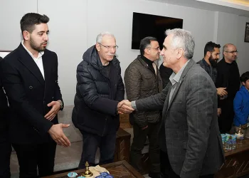 “İlk işimiz ara sokaklarımızdaki yolları düzeltmek”