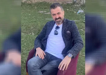 Belediye otobüsünün çarptığı yerel sanatçı hayatını kaybetti