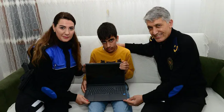 Polislerden anlamlı ziyaret