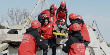 Hem belediyede çalışıyor hem hayat kurtarıyorlar