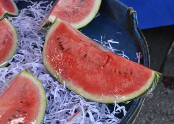 Karpuz tezgahlarda yerini almaya başladı